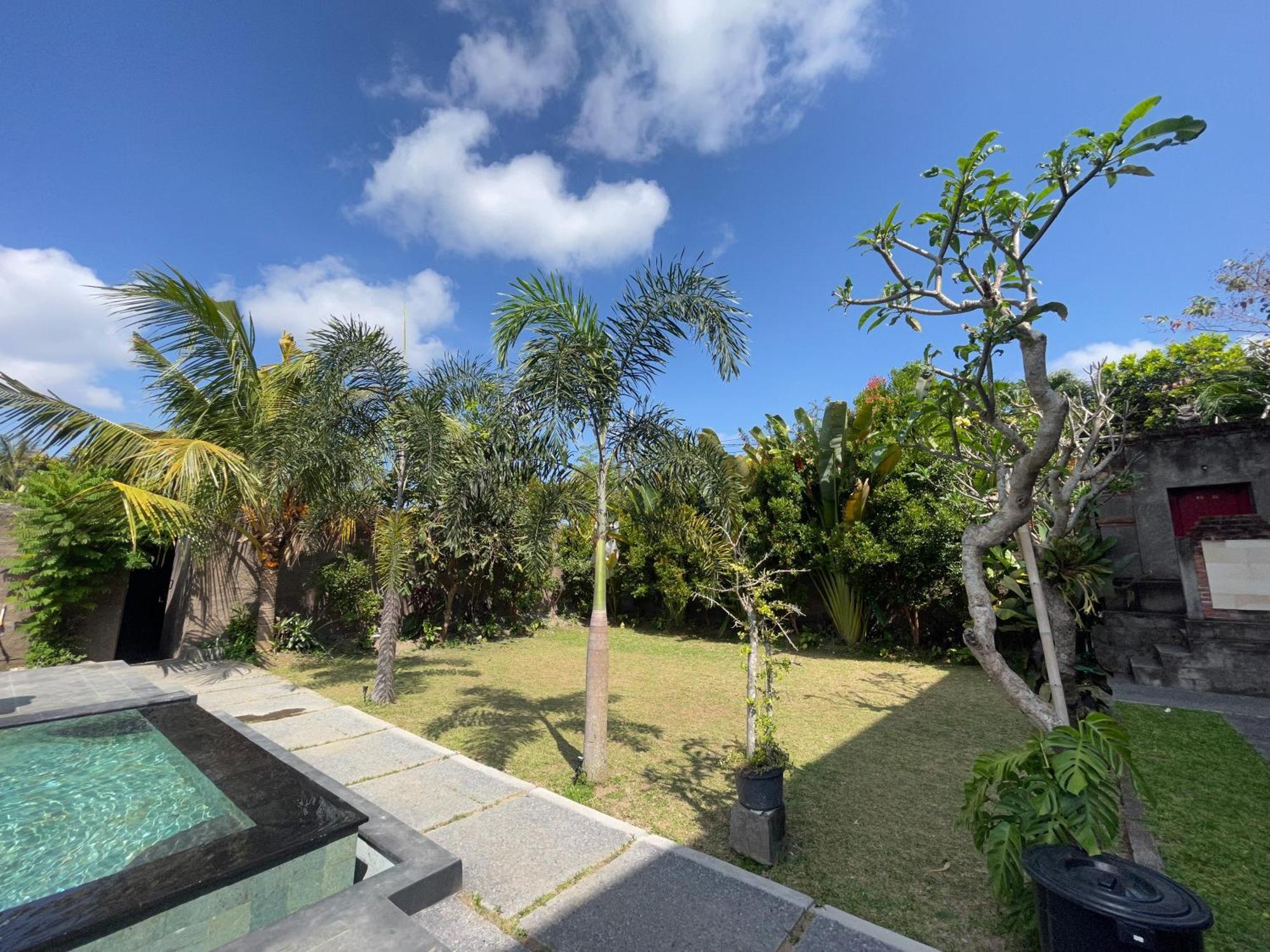 Nivaluma Hotel Ubud  Exterior photo