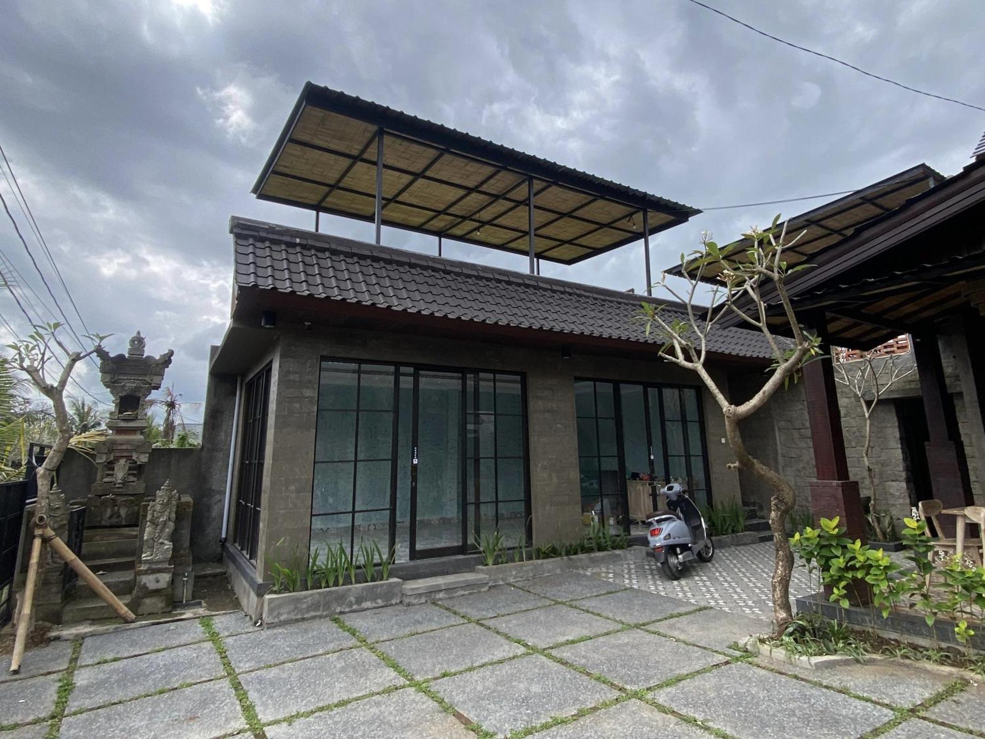 Nivaluma Hotel Ubud  Exterior photo